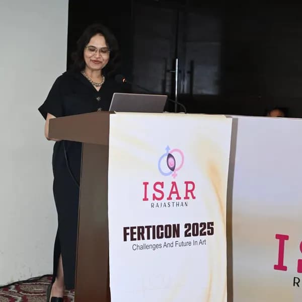 Dr. Vibha Chaturvedi Sharma speaking at a medical conference
